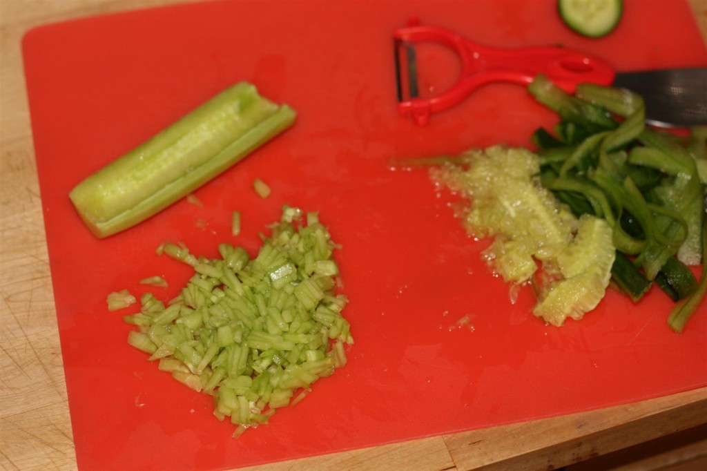 Peeled, chopped cucumber