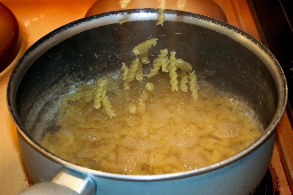 Boiling the pasta