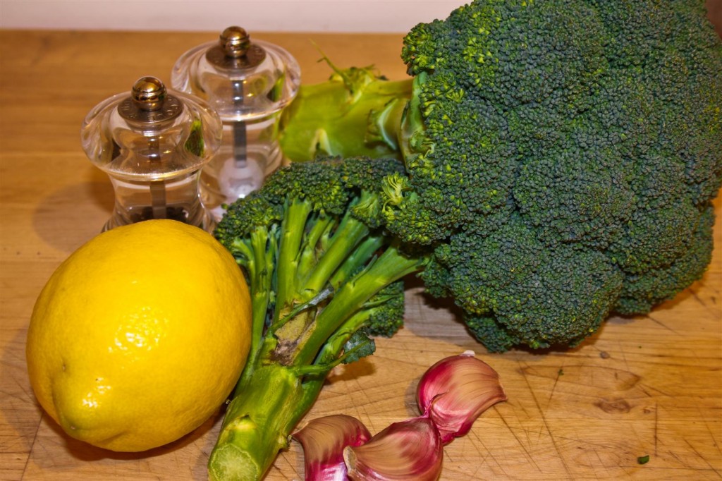 Blanched Broccoli with Lemon Juice and Garlic ingredients