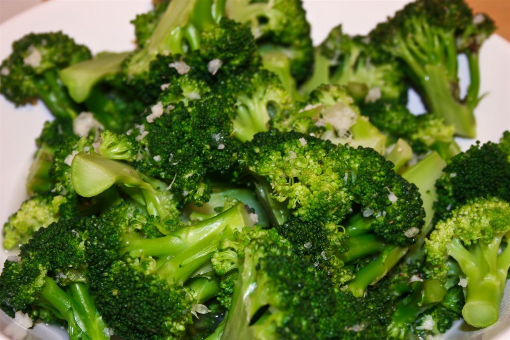 Blanched Broccoli with Lemon Juice and Garlic