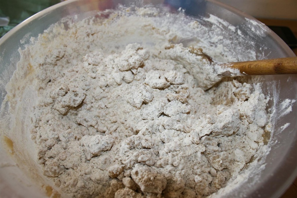 Mixing the flour with the oil
