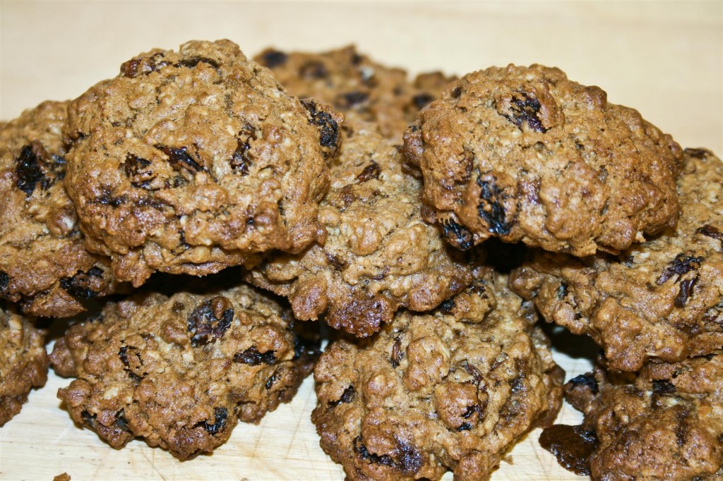 Oat, Raisin and Spice Cookies