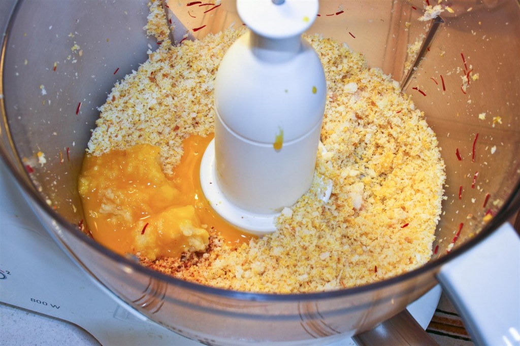Adding egg yolks to the breadcrumbs